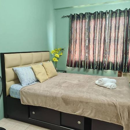 Affordable Staycation In Valleygolf Cainta Kültér fotó