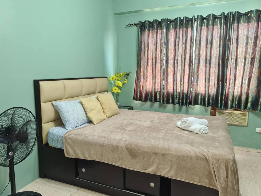 Affordable Staycation In Valleygolf Cainta Kültér fotó